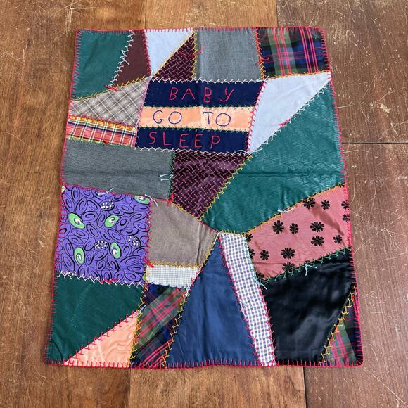 Vintage hand sewn‎ Baby go to Sleep Baby Doll Newborn patchwork quilt Blanket - Picture 1 of 9